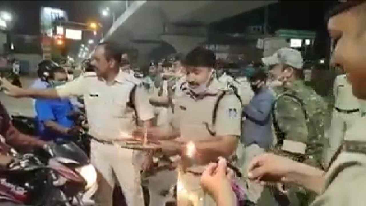 Lockdown तोड़ने पर Rewa पुलिस ने दी ऐसी सजा कि लोगो ने कहा- इसे कहते हैं संस्कारी सजा